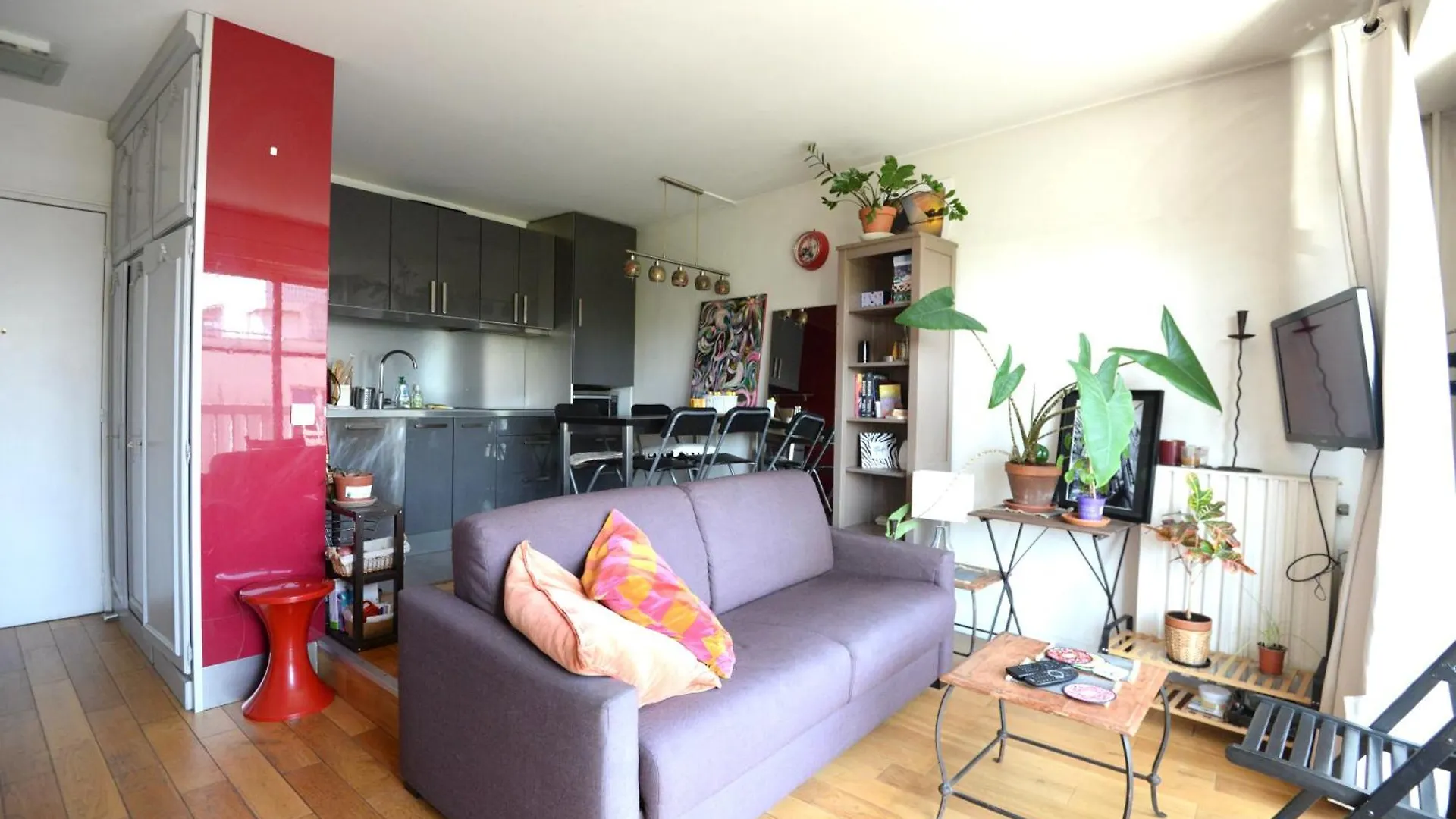 Paris Roquette location